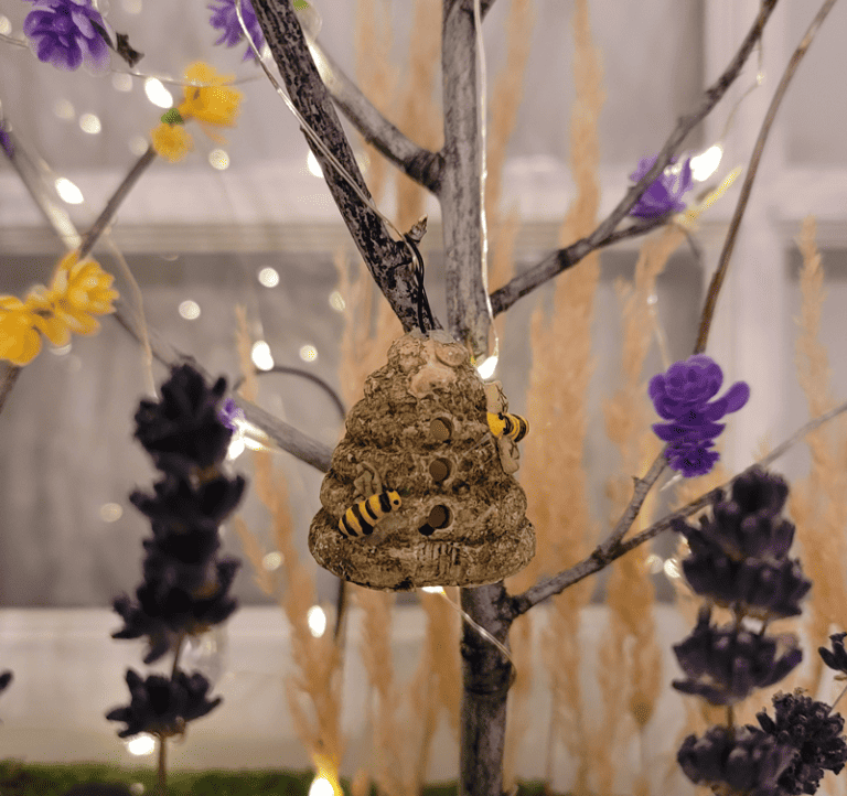 Bee hive in fairy garden diy